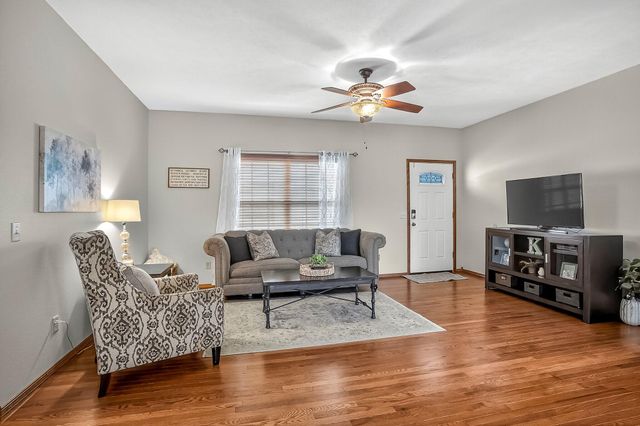 600 S Kiowa Court, Strafford, MO 65757