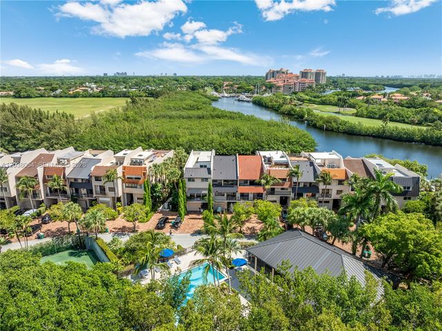 6112 Paradise Point Dr, Palmetto Bay, FL 33157