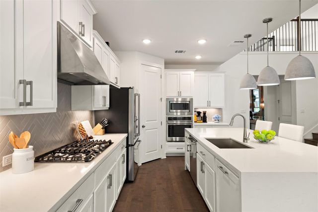 299 Tierra TRL, Dripping Springs, TX 78620
