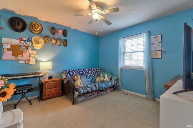 1906 N Keystone Court, Huntingburg, IN 47542