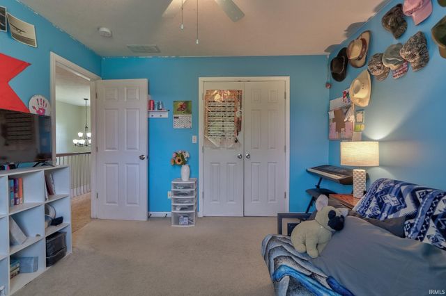 1906 N Keystone Court, Huntingburg, IN 47542