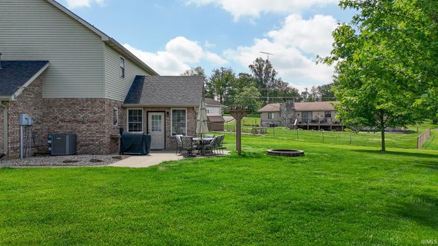 1906 N Keystone Court, Huntingburg, IN 47542