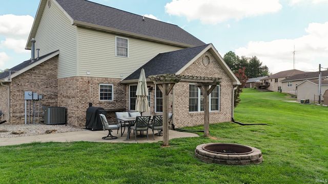1906 N Keystone Court, Huntingburg, IN 47542