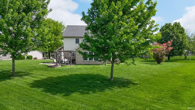 1906 N Keystone Court, Huntingburg, IN 47542