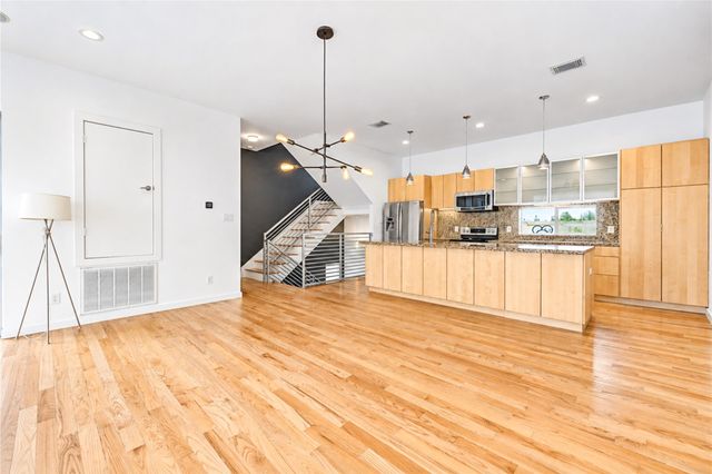 2234 Leeland Street, Houston, TX 77003