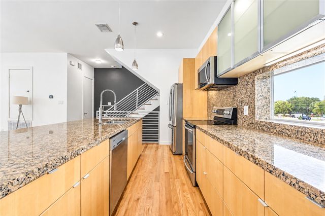2234 Leeland Street, Houston, TX 77003