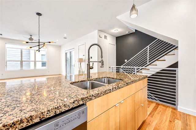 2234 Leeland Street, Houston, TX 77003