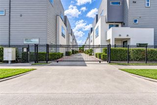 2234 Leeland Street, Houston, TX 77003