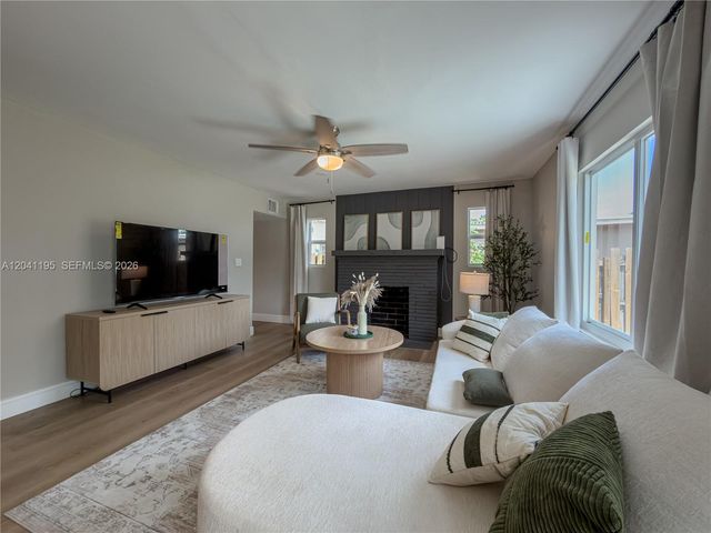 1813 SW 10th St 1813, Fort Lauderdale, FL 33312