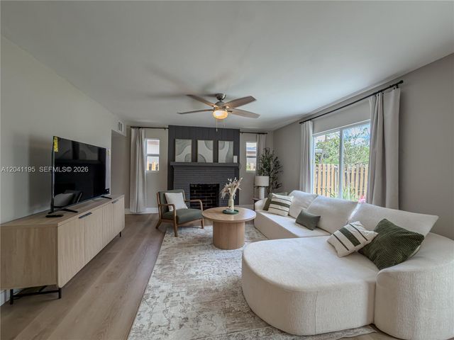 1813 SW 10th St 1813, Fort Lauderdale, FL 33312