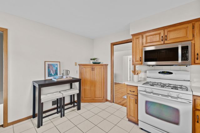 2124 Sapphire Lane, Eagan, MN 55122
