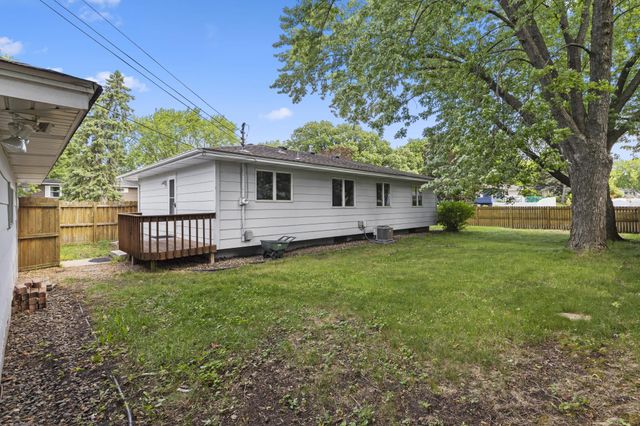 2124 Sapphire Lane, Eagan, MN 55122