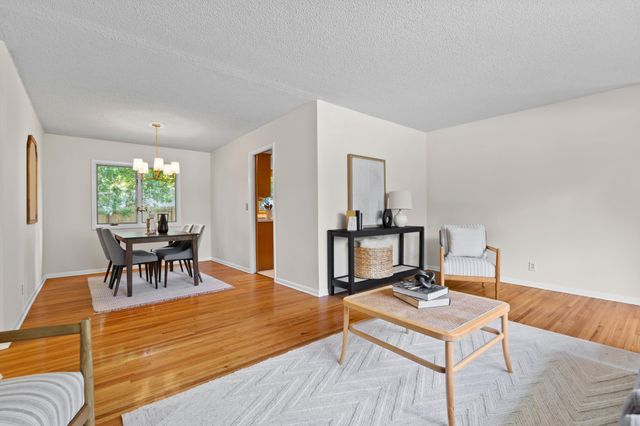 2124 Sapphire Lane, Eagan, MN 55122