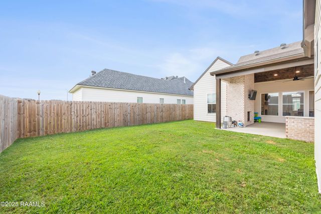 102 Queen Palm Circle, Youngsville, LA 70592