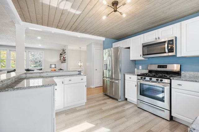 631 Central St, Holliston, MA 01746