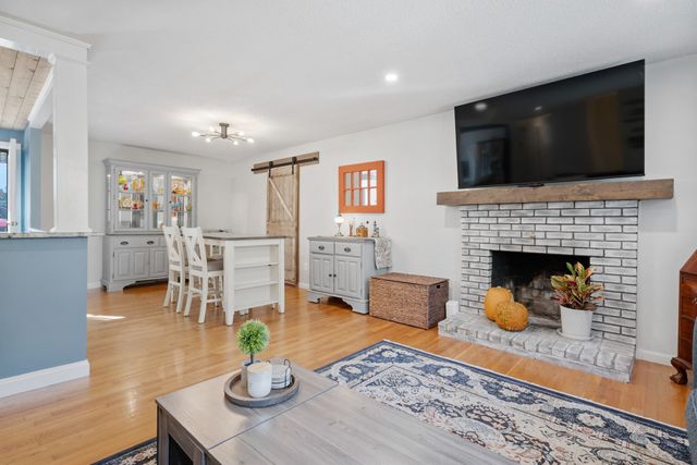 631 Central St, Holliston, MA 01746