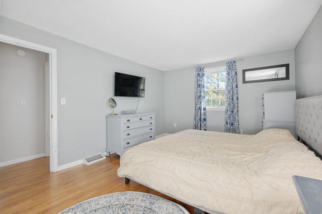 631 Central St, Holliston, MA 01746