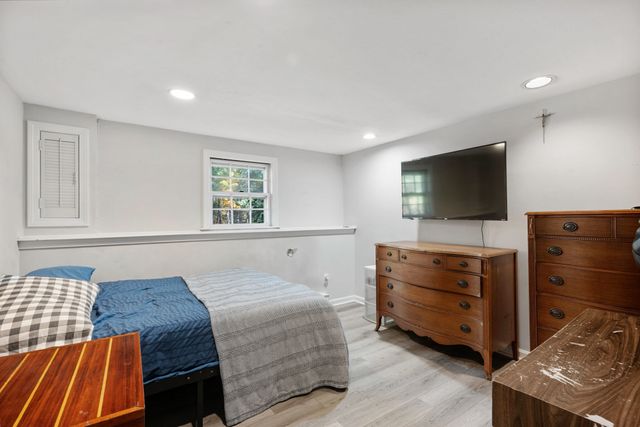 631 Central St, Holliston, MA 01746