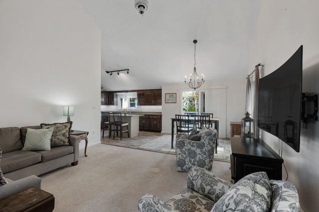 631 Central St, Holliston, MA 01746
