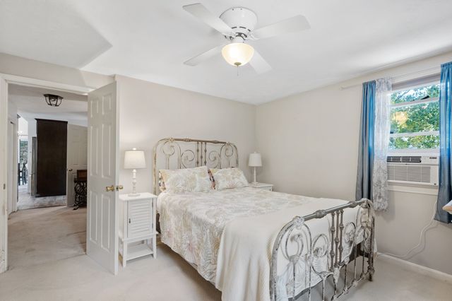 631 Central St, Holliston, MA 01746