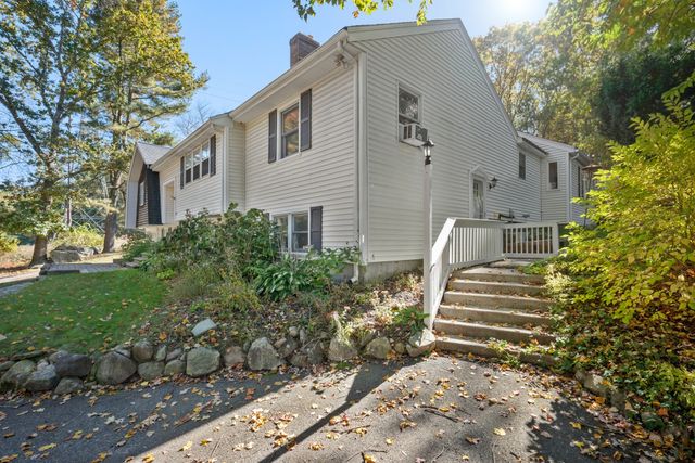 631 Central St, Holliston, MA 01746