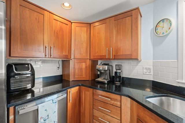 38 Woodland Park Dr 38, Haverhill, MA 01830
