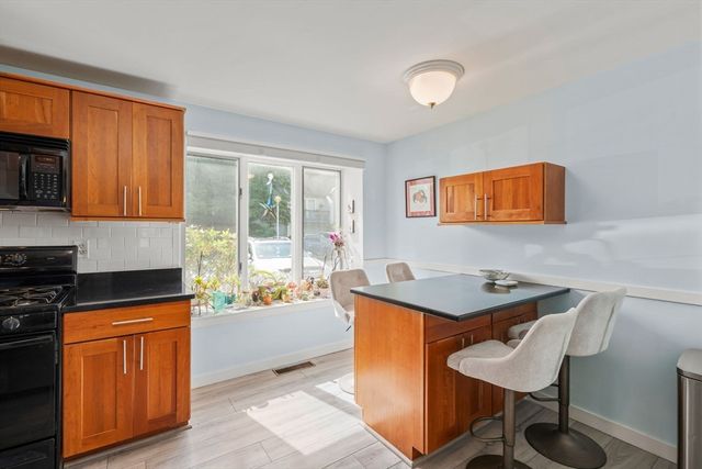 38 Woodland Park Dr 38, Haverhill, MA 01830