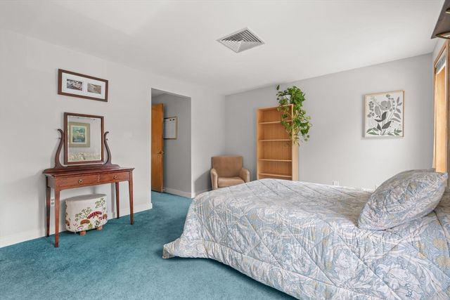 38 Woodland Park Dr 38, Haverhill, MA 01830