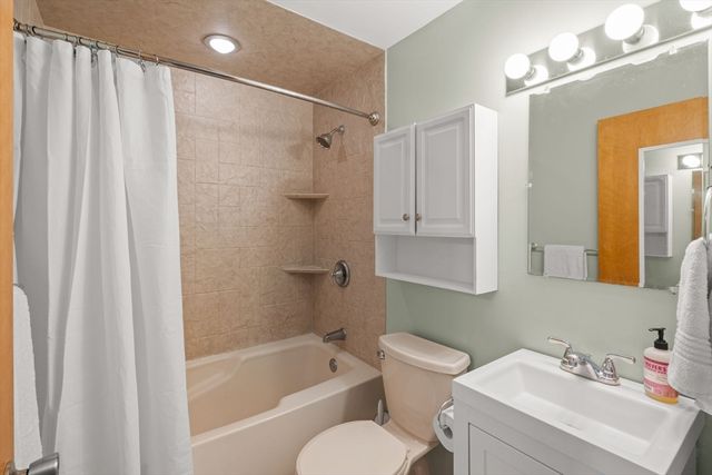 38 Woodland Park Dr 38, Haverhill, MA 01830