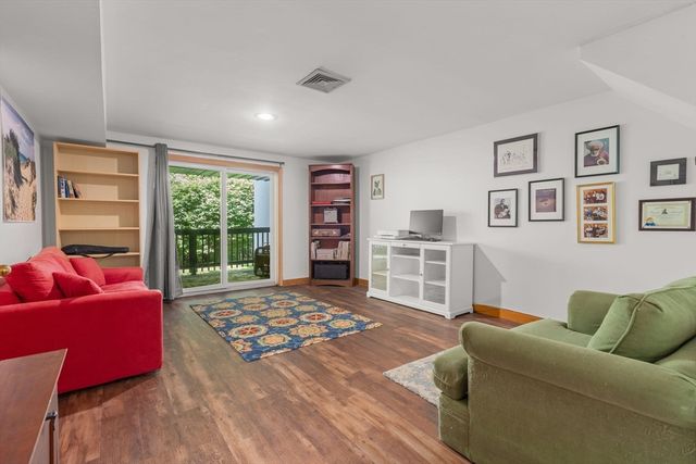 38 Woodland Park Dr 38, Haverhill, MA 01830