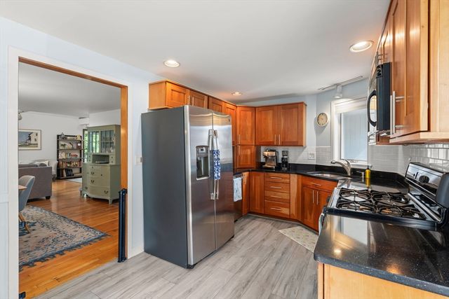 38 Woodland Park Dr 38, Haverhill, MA 01830