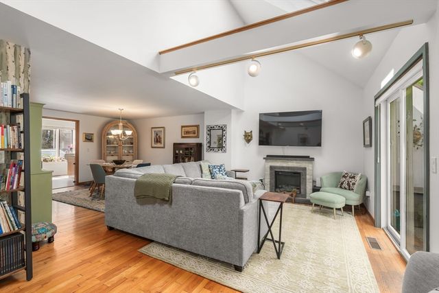 38 Woodland Park Dr 38, Haverhill, MA 01830