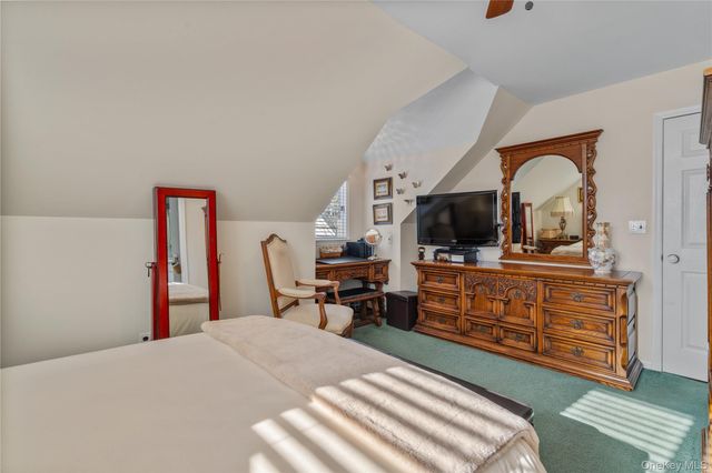 65 Birchbrook Drive, Smithtown, NY 11787