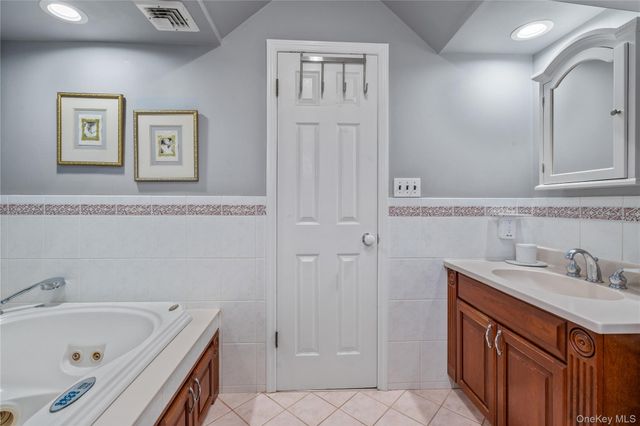 65 Birchbrook Drive, Smithtown, NY 11787