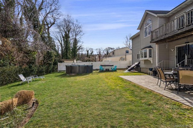 65 Birchbrook Drive, Smithtown, NY 11787