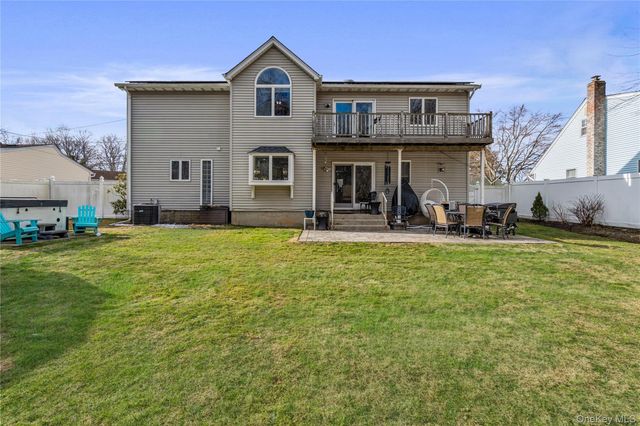 65 Birchbrook Drive, Smithtown, NY 11787