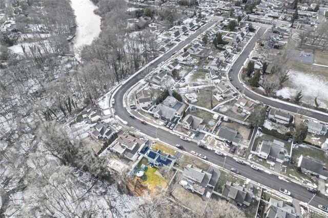 65 Birchbrook Drive, Smithtown, NY 11787