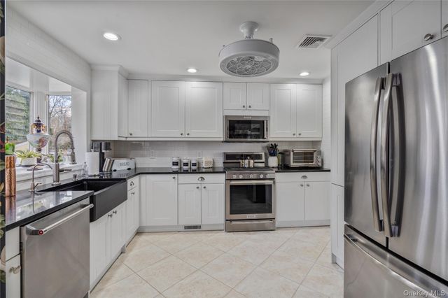 65 Birchbrook Drive, Smithtown, NY 11787