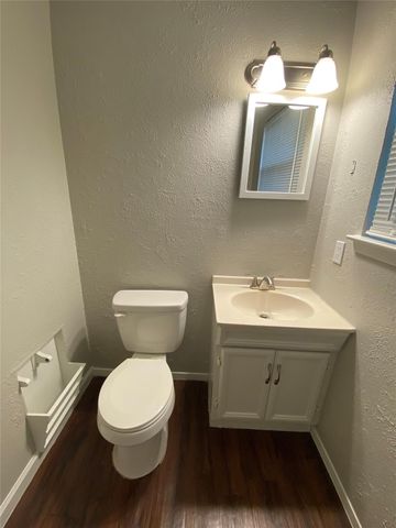 1102 Laurelhill Court, Arlington, TX 76015