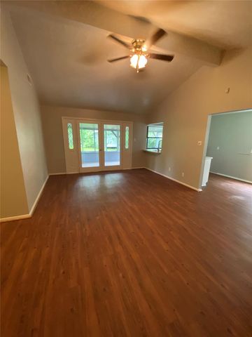 1102 Laurelhill Court, Arlington, TX 76015