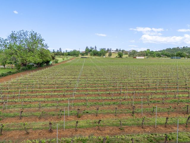 2871 Griffin Creek Road, Medford, OR 97501