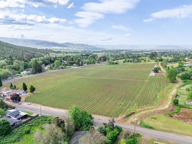 2871 Griffin Creek Road, Medford, OR 97501