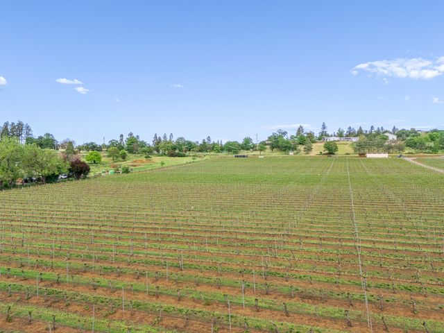 2871 Griffin Creek Road, Medford, OR 97501