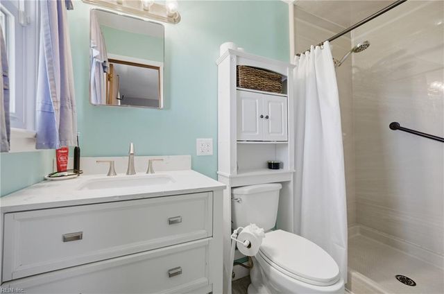 571 Viking DR, Newport News, VA 23602