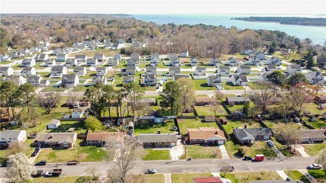 571 Viking DR, Newport News, VA 23602