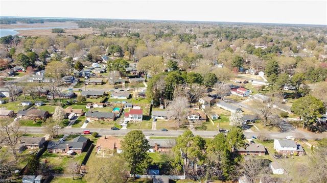 571 Viking DR, Newport News, VA 23602