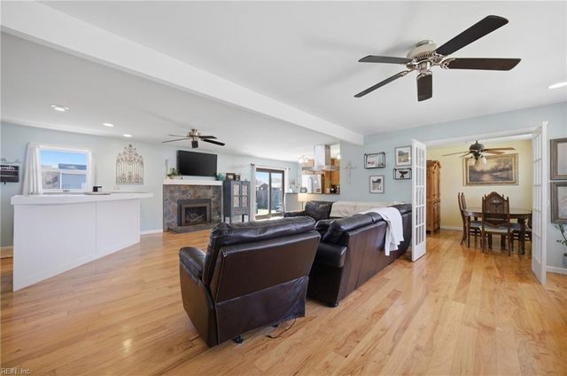 571 Viking DR, Newport News, VA 23602