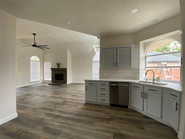 2800 Helen Lane, Mesquite, TX 75181