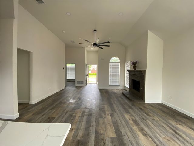 2800 Helen Lane, Mesquite, TX 75181