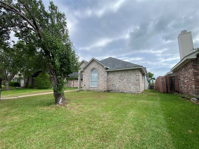 2800 Helen Lane, Mesquite, TX 75181